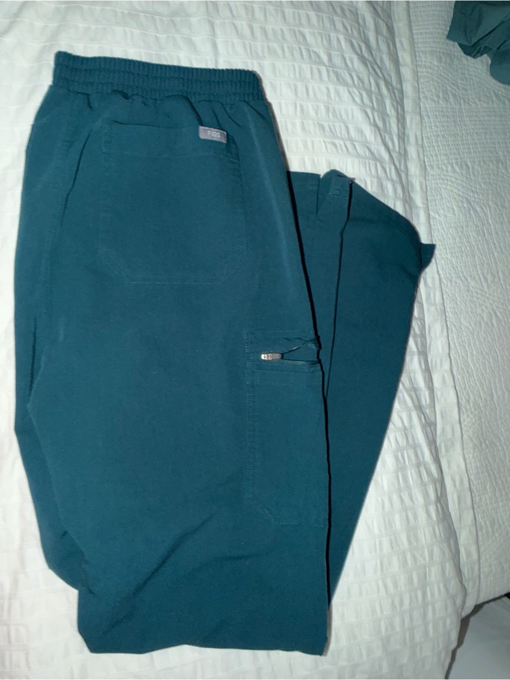 Figs Women’s Straight Leg Scrub Pants size L/T